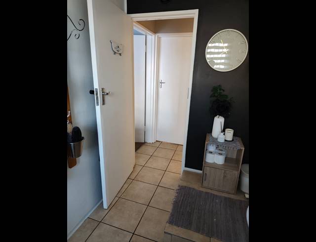 2 BEDROOM TOWNHOUSE FOR SALE IN SONNEVELD